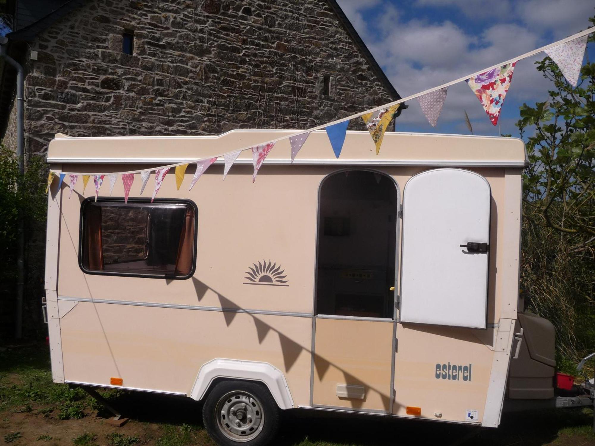 Bretagne Chambre D'Hotes Suite 53M2 Et Caravane Vintage Avec Cuisine Et Salle De Bains Privees Brittany B&B 53M2 Suite And Vintage Caravan Glamping With Private Kitchen And Bathroom Pleumeur-Gautier Εξωτερικό φωτογραφία
